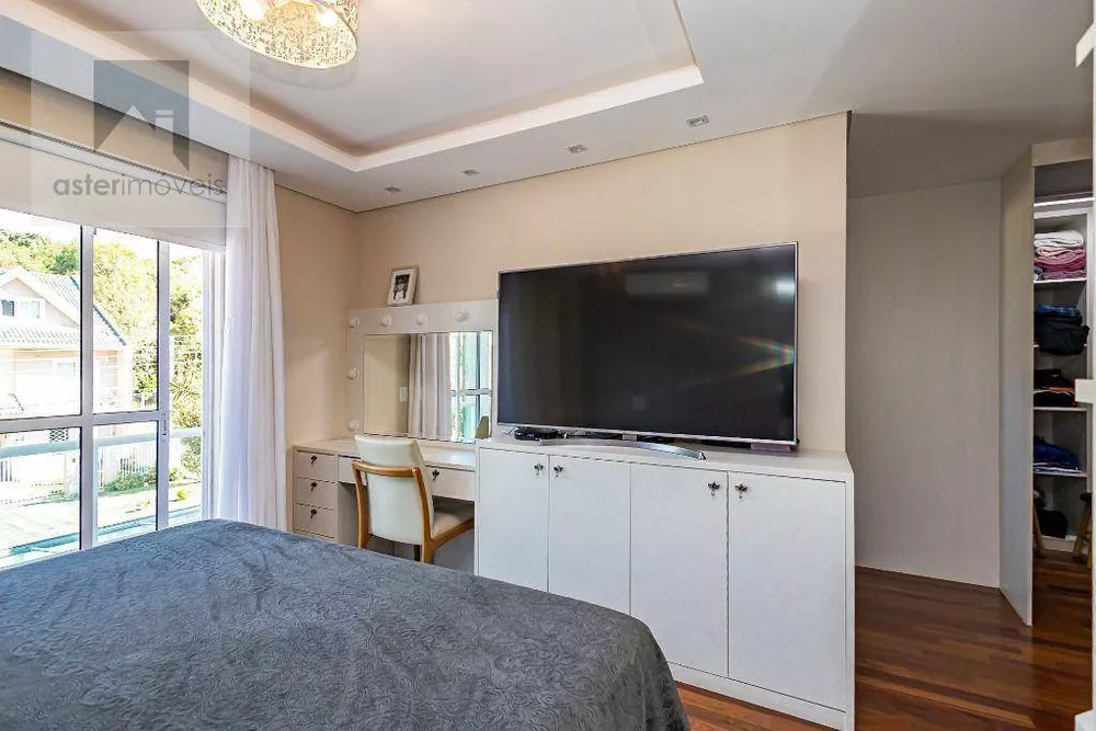 Sobrado, 4 quartos, 228 m² - Foto 1
