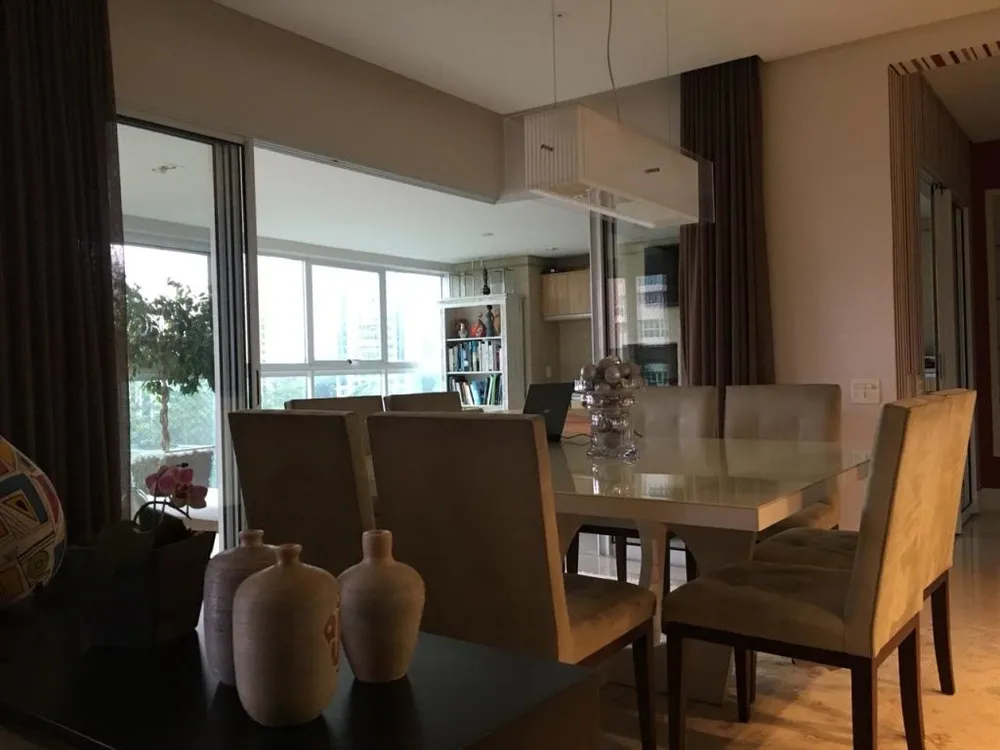 Apartamento, 3 quartos, 207 m² - Foto 1