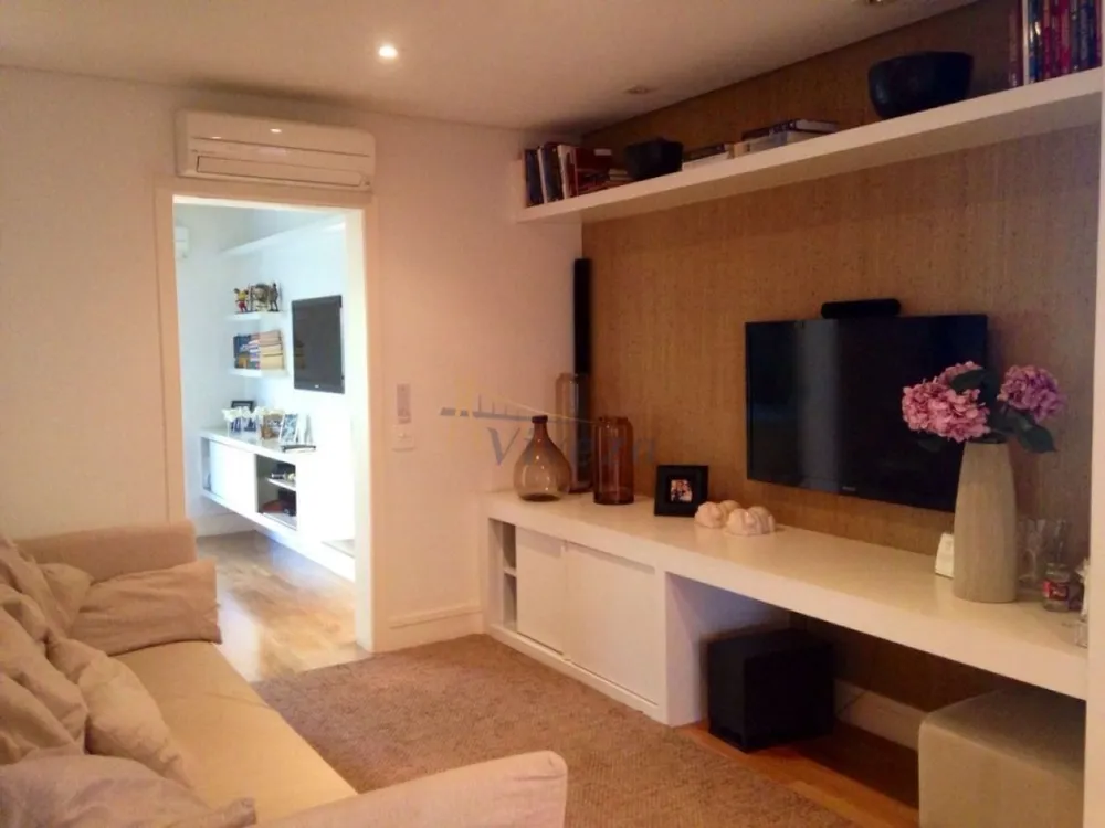 Apartamento, 3 quartos, 250 m² - Foto 1