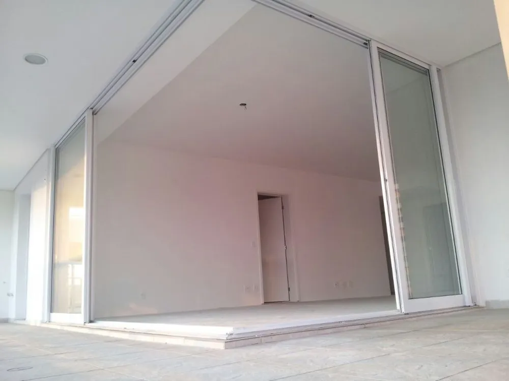 Apartamento, 3 quartos, 210 m² - Foto 2