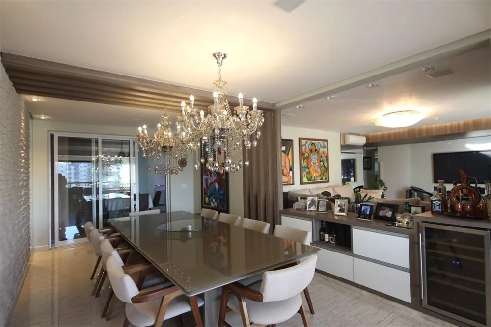 Apartamento, 3 quartos, 245 m² - Foto 2