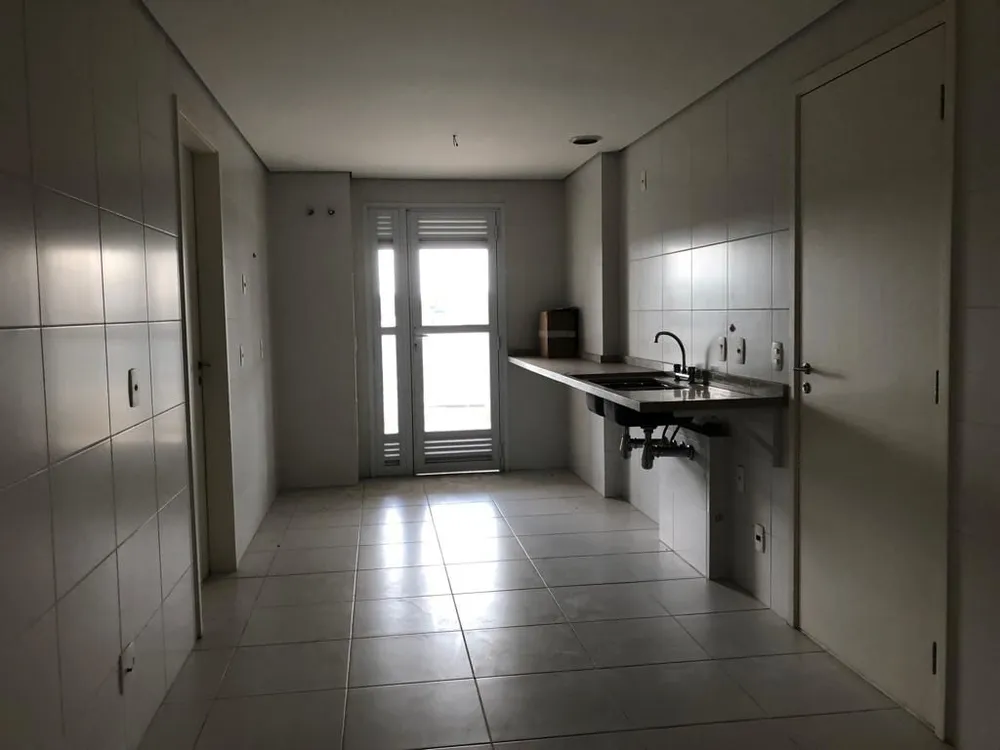 Apartamento, 3 quartos, 219 m² - Foto 3