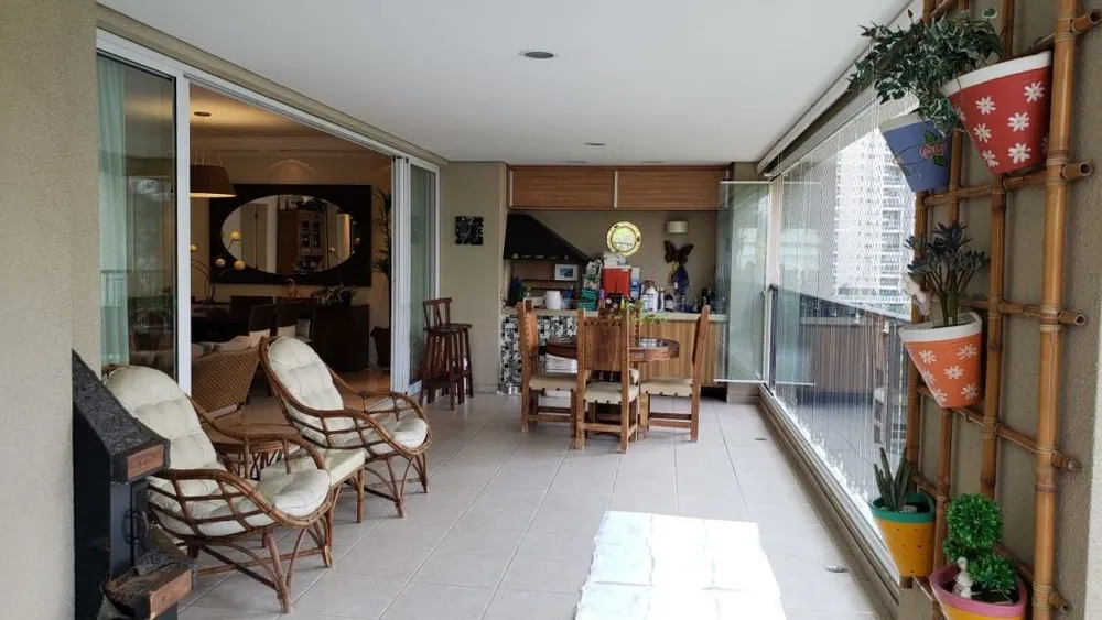 Apartamento, 3 quartos, 223 m² - Foto 1