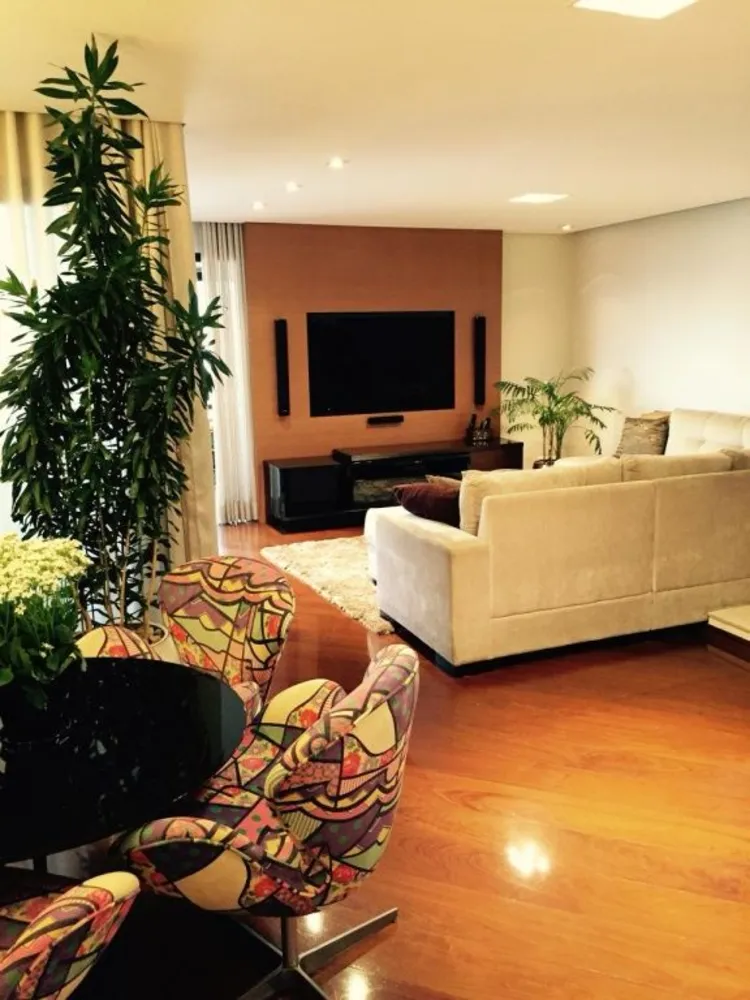 Apartamento, 4 quartos, 220 m² - Foto 1