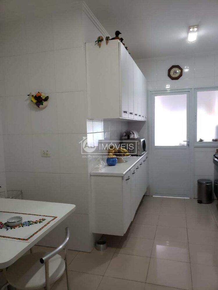 Apartamento à venda com 3 quartos, 133m² - Foto 2