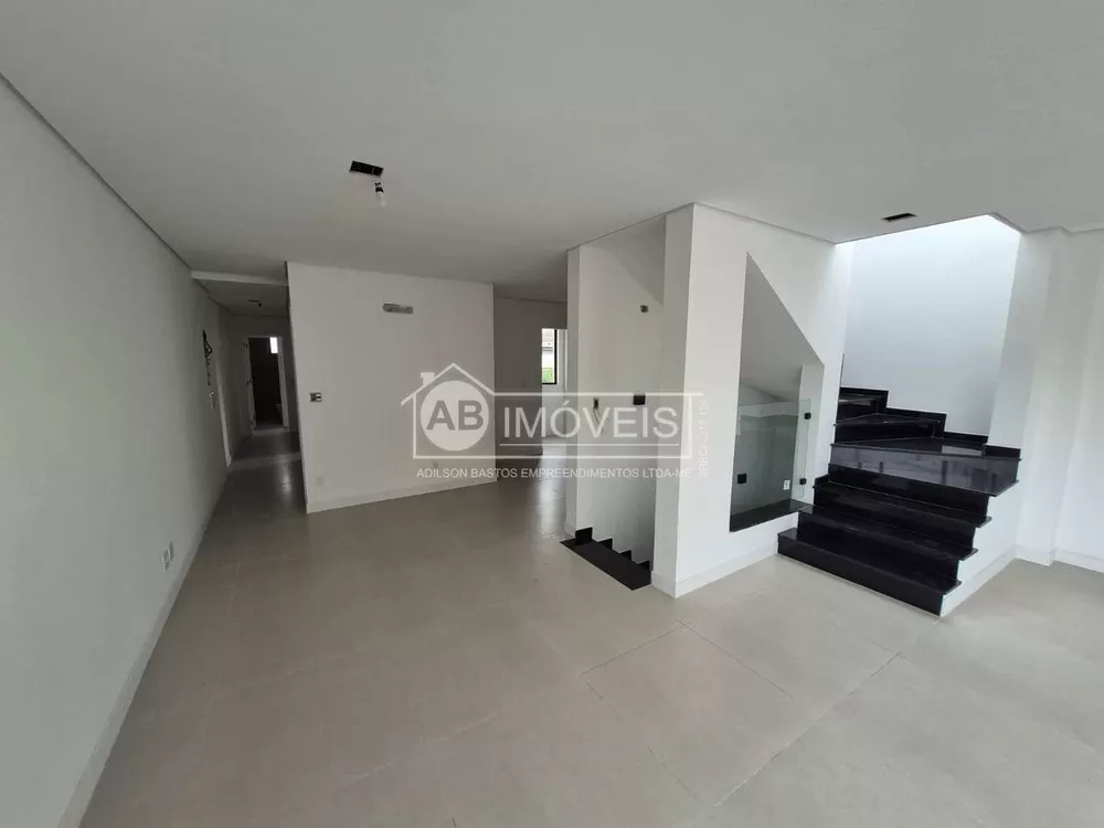 Casa, 3 quartos, 180 m² - Foto 2