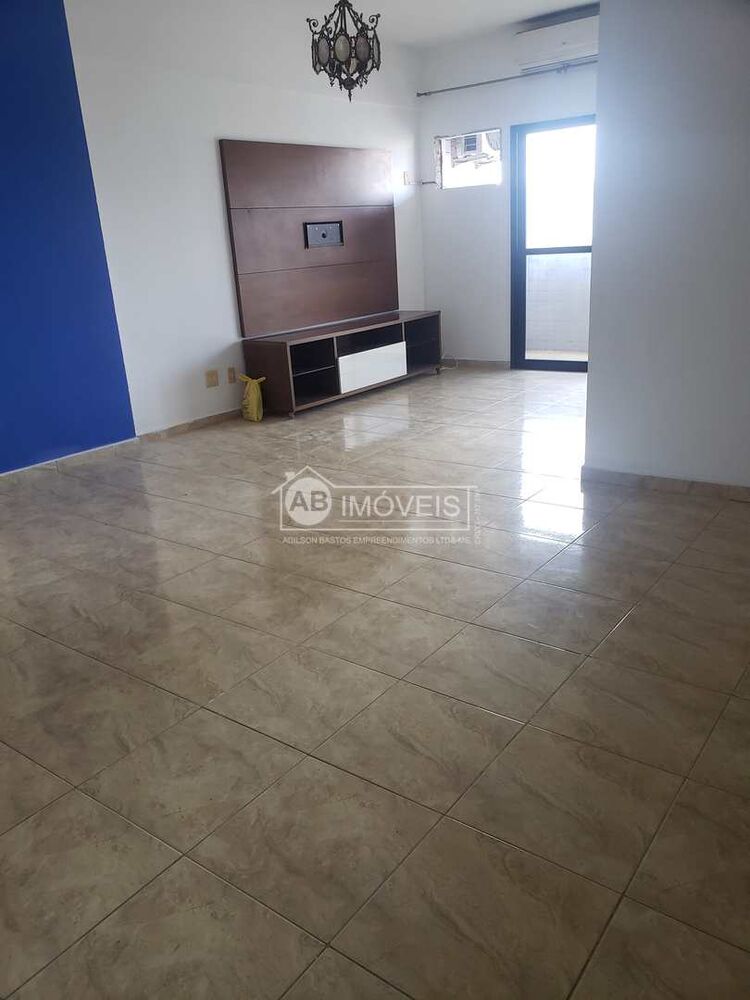 Apartamento à venda com 3 quartos, 131m² - Foto 1