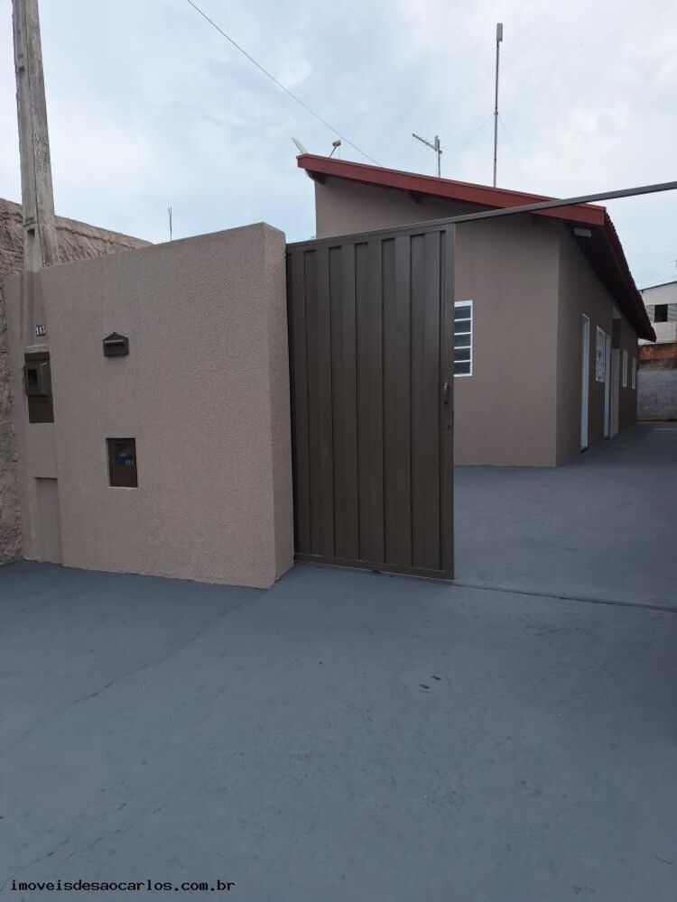 Casa à venda com 2 quartos, 125m² - Foto 1