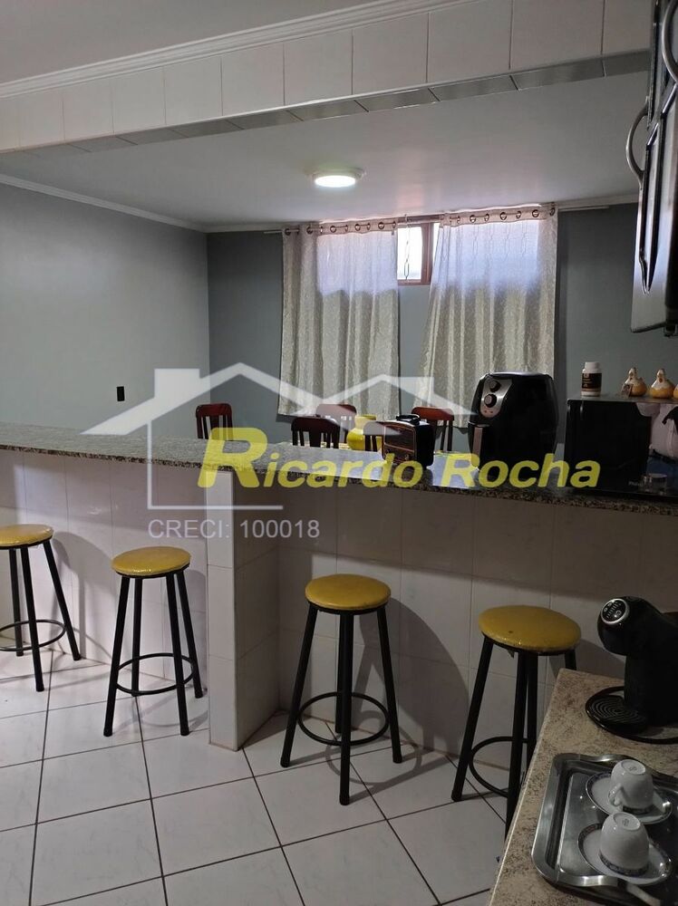 Casa à venda com 2 quartos, 105 - Foto 2