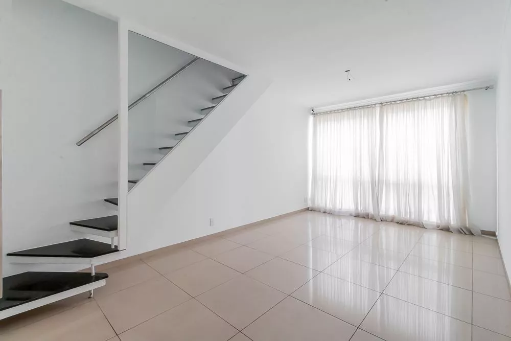 Cobertura à venda com 3 quartos, 180m² - Foto 1