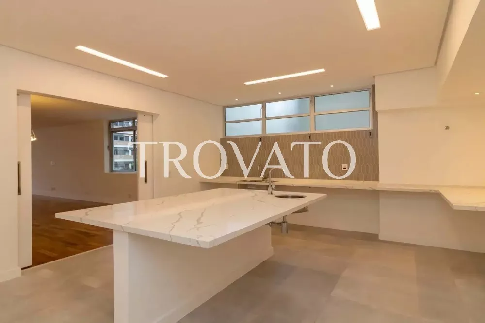 Apartamento à venda com 4 quartos, 270m² - Foto 2