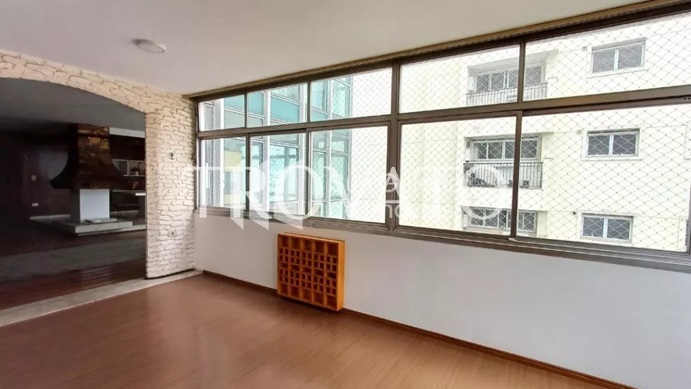 Apartamento à venda com 3 quartos, 262m² - Foto 3