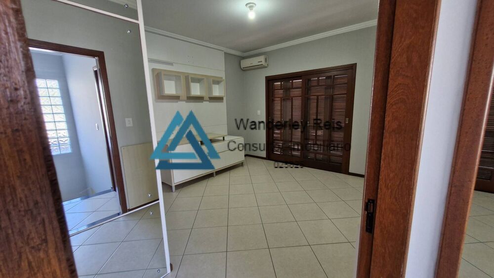 Casa, 3 quartos, 240 m² - Foto 13