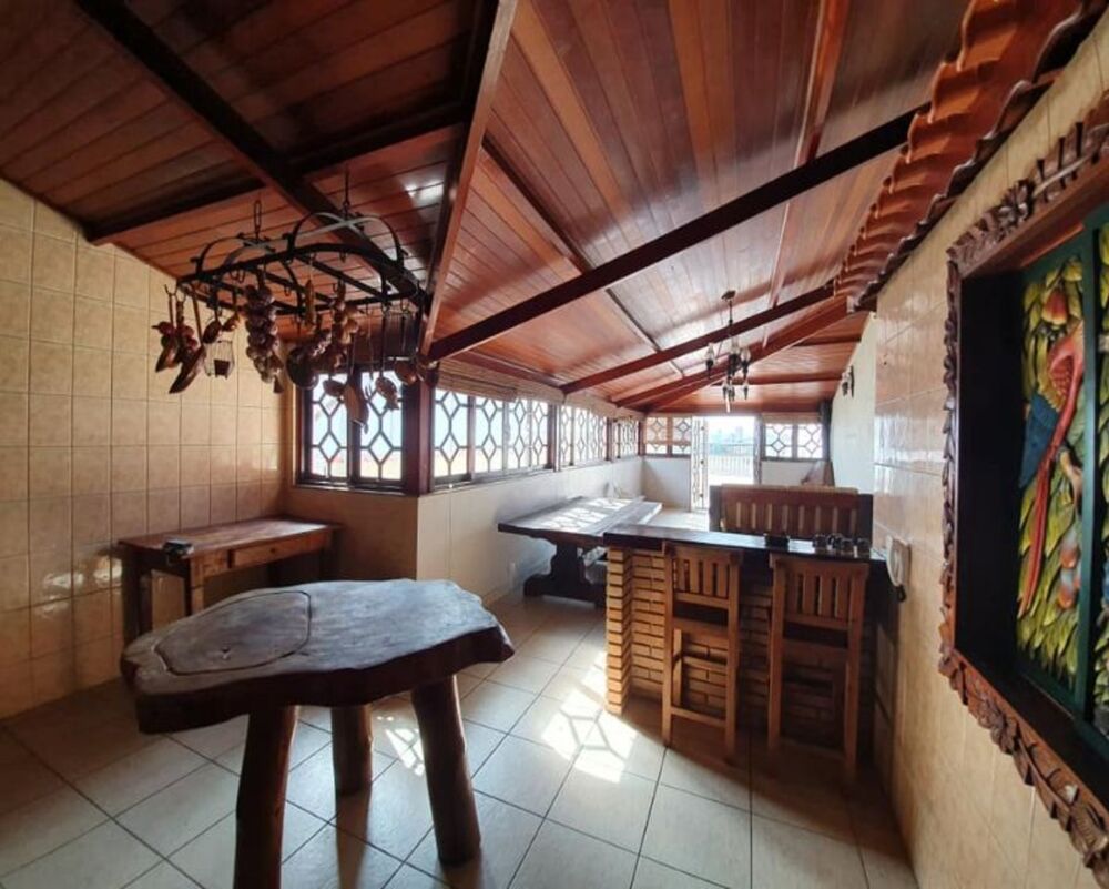 Casa, 3 quartos, 250 m² - Foto 1