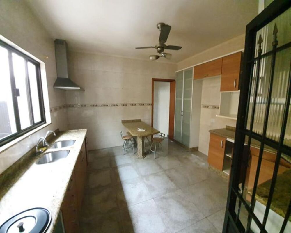 Casa, 3 quartos, 250 m² - Foto 6