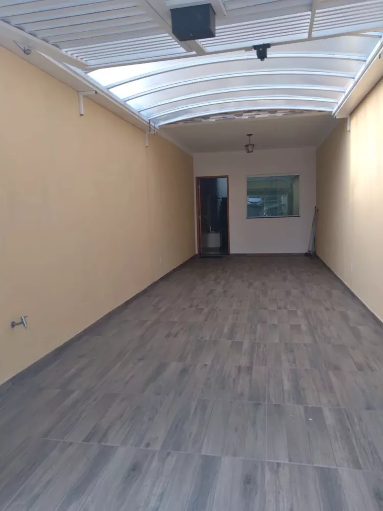 Casa à venda com 3 quartos, 140m² - Foto 2