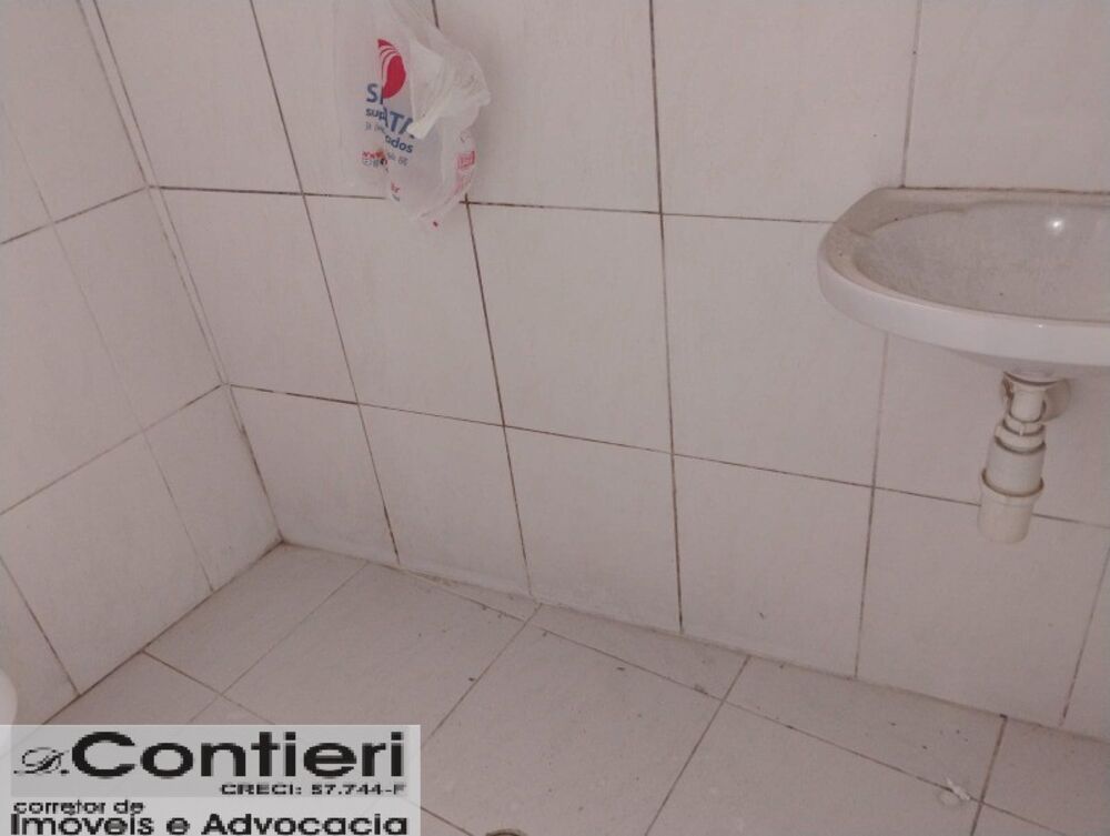 Casa para alugar com 2 quartos, 50m² - Foto 5