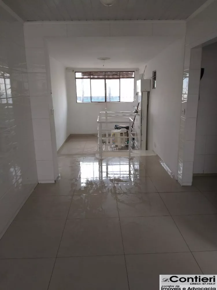 Casa à venda com 7 quartos, 200m² - Foto 2