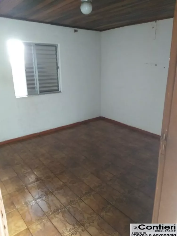 Casa à venda com 7 quartos, 200m² - Foto 3