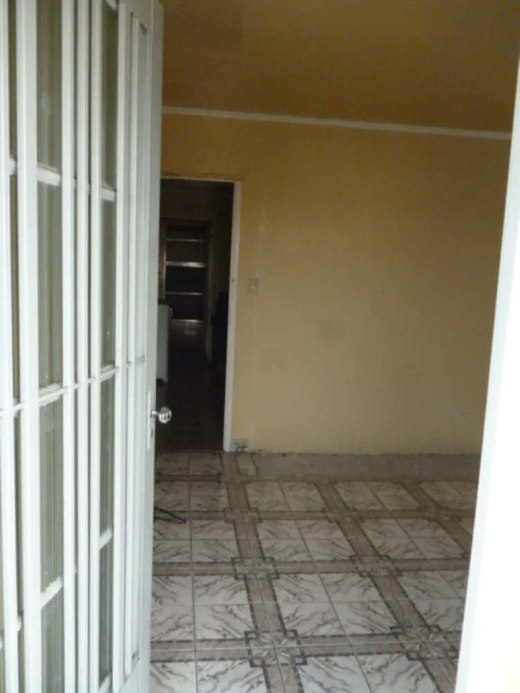 Casa para alugar com 2 quartos, 80m² - Foto 5