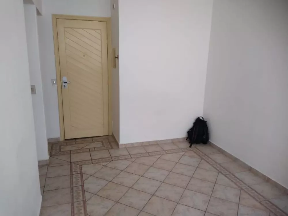 Apartamento à venda com 2 quartos, 74m² - Foto 2