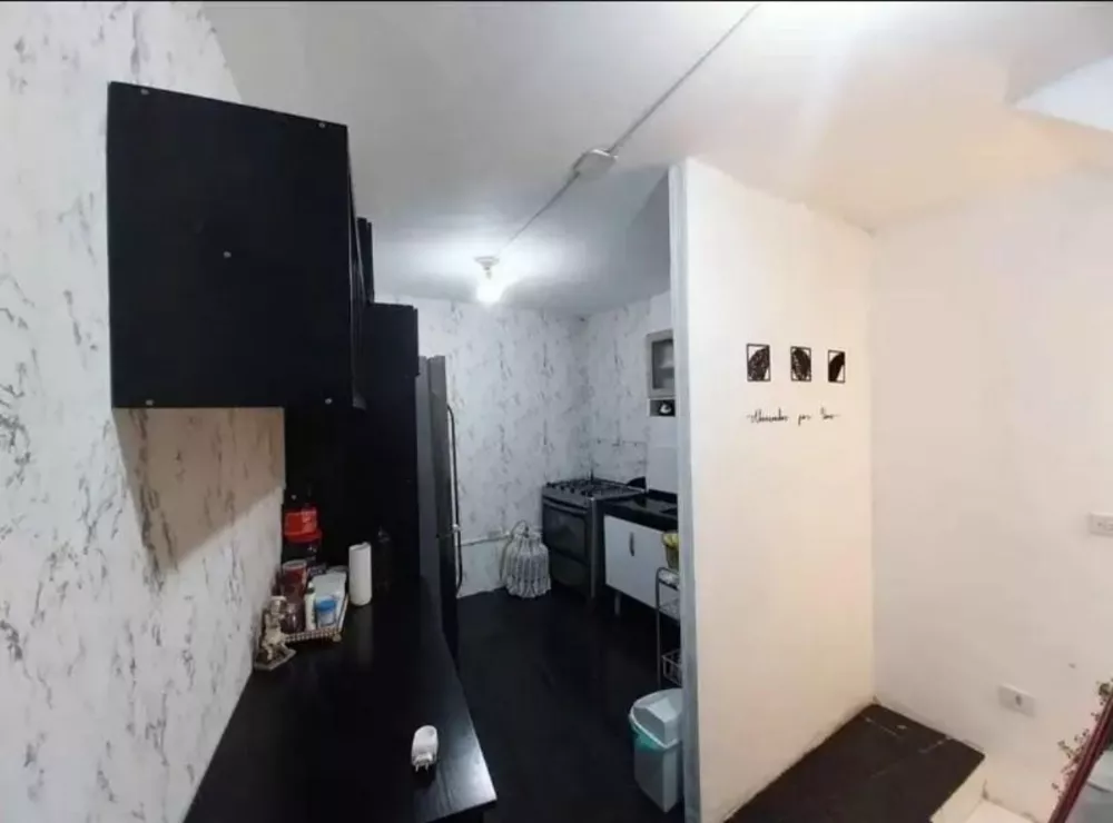 Casa à venda com 2 quartos, 60m² - Foto 2