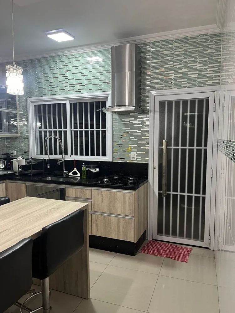 Casa, 3 quartos, 140 m² - Foto 2