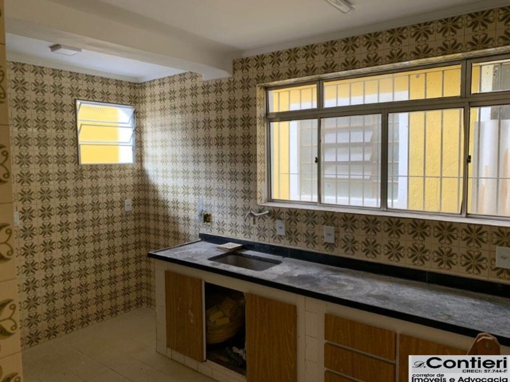 Casa à venda e aluguel com 3 quartos, 240m² - Foto 9