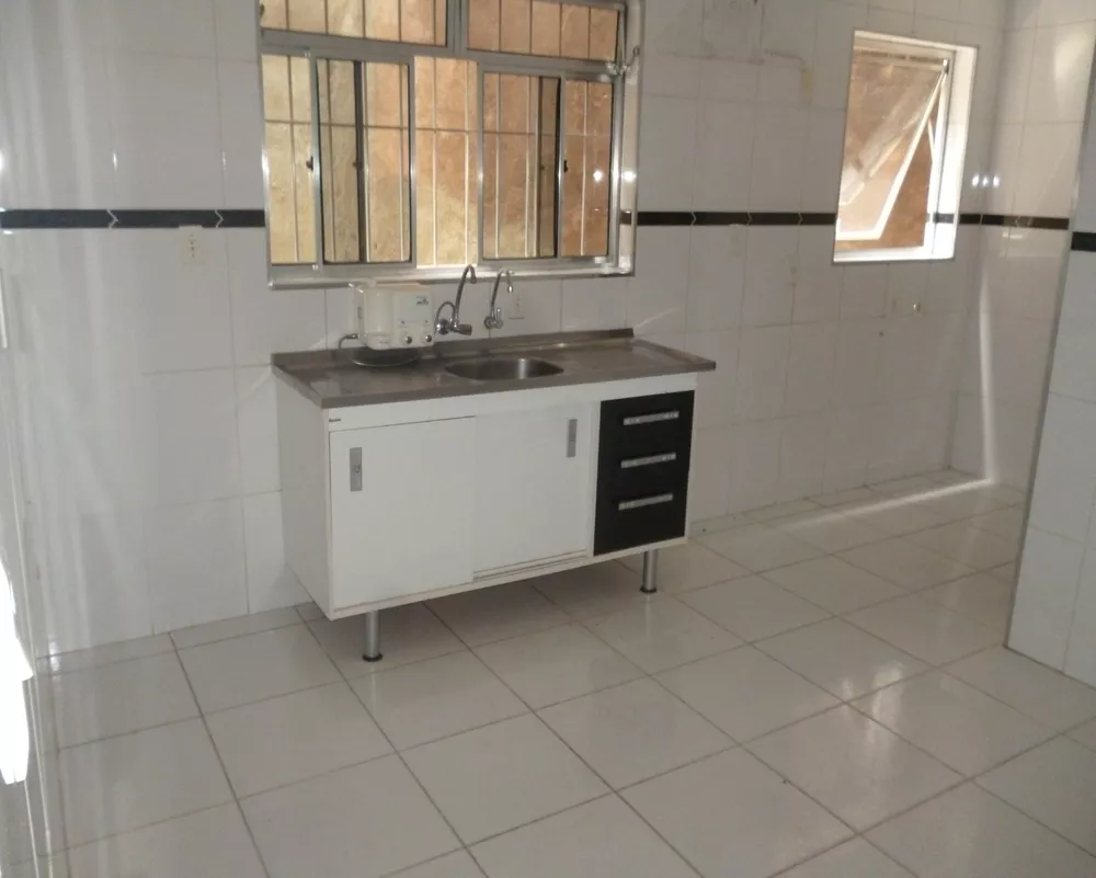 Casa à venda com 4 quartos, 200m² - Foto 11