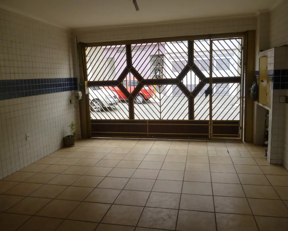 Casa à venda com 4 quartos, 200m² - Foto 1