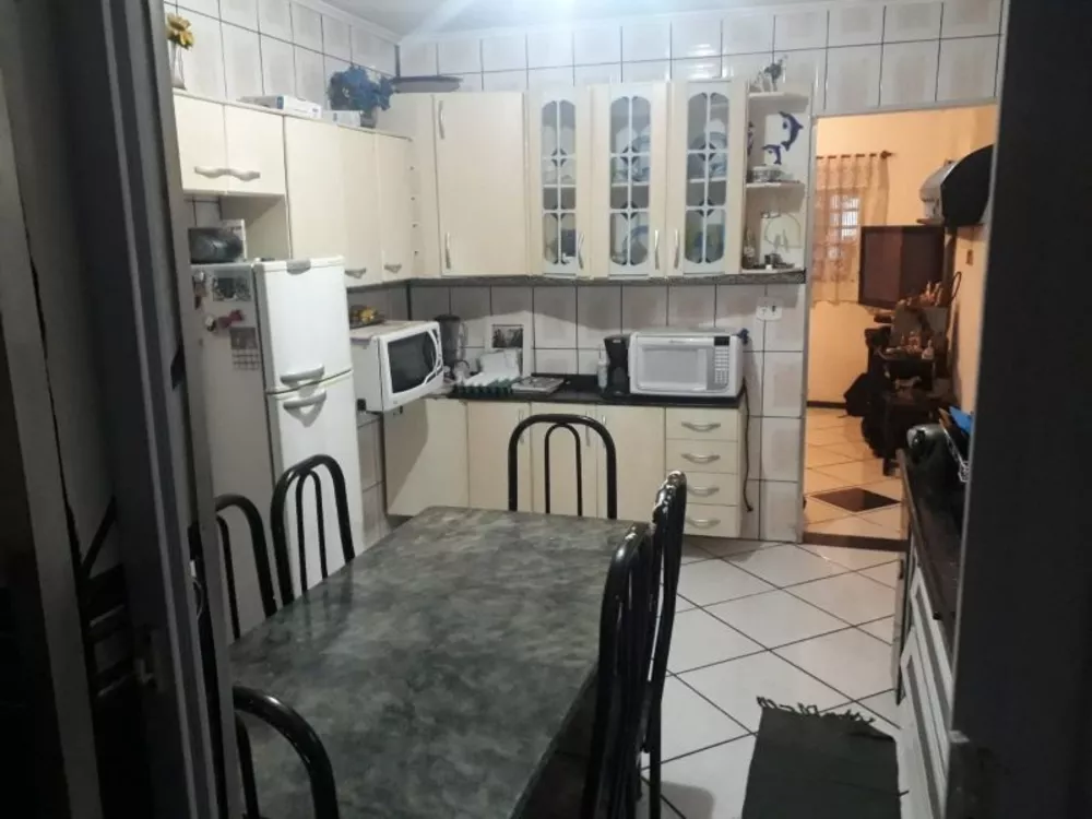 Casa à venda com 3 quartos, 90m² - Foto 3