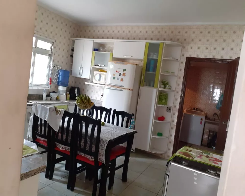 Casa à venda com 2 quartos, 300m² - Foto 1