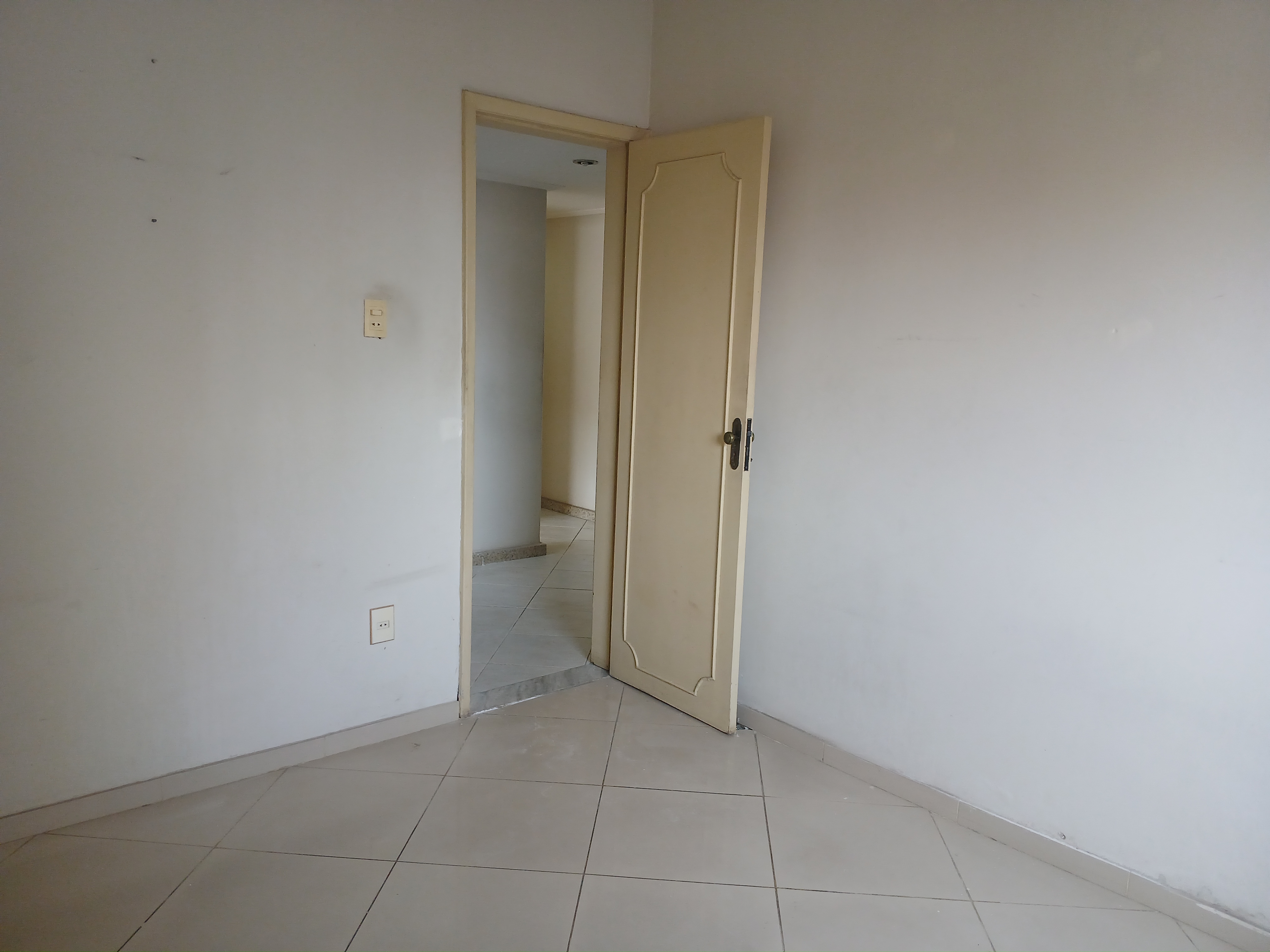 Apartamento à venda com 4 quartos, 200m² - Foto 19