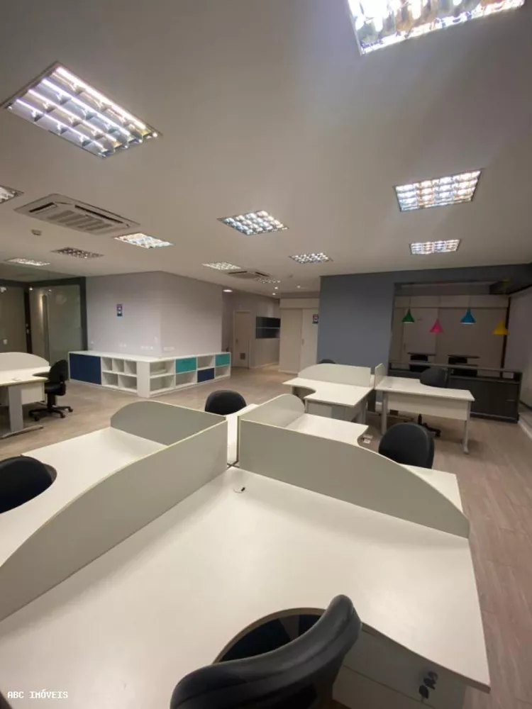 Conjunto Comercial-Sala para alugar com 1 quarto, 237m² - Foto 1