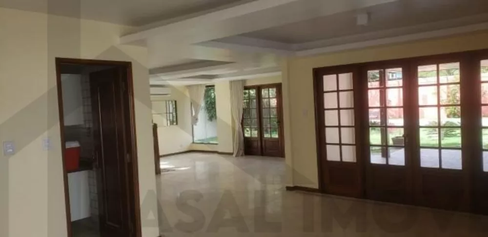 Casa à venda com 5 quartos, 800m² - Foto 2