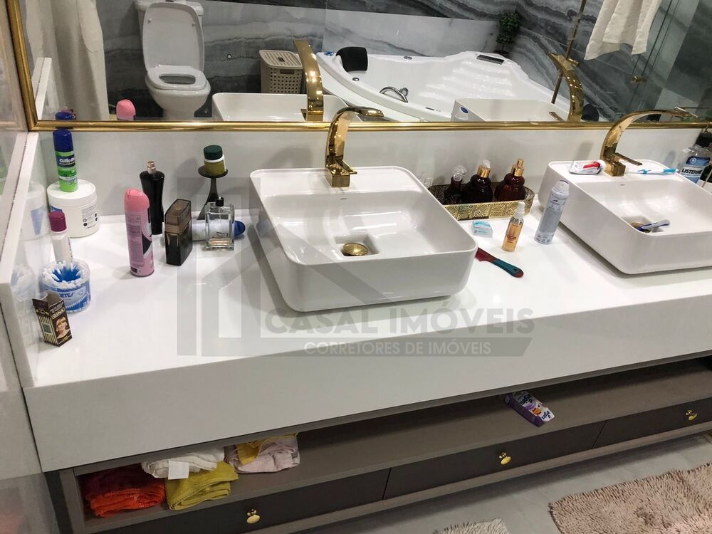Casa à venda com 4 quartos, 315m² - Foto 2