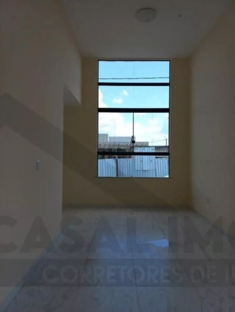 Casa à venda com 3 quartos, 230m² - Foto 3