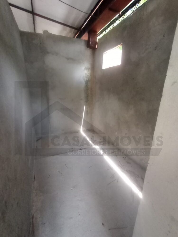 Casa à venda com 4 quartos, 1500m² - Foto 1