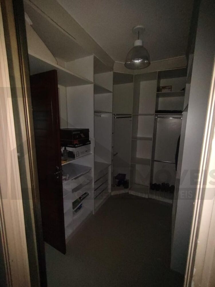 Casa à venda e aluguel com 5 quartos, 315m² - Foto 2