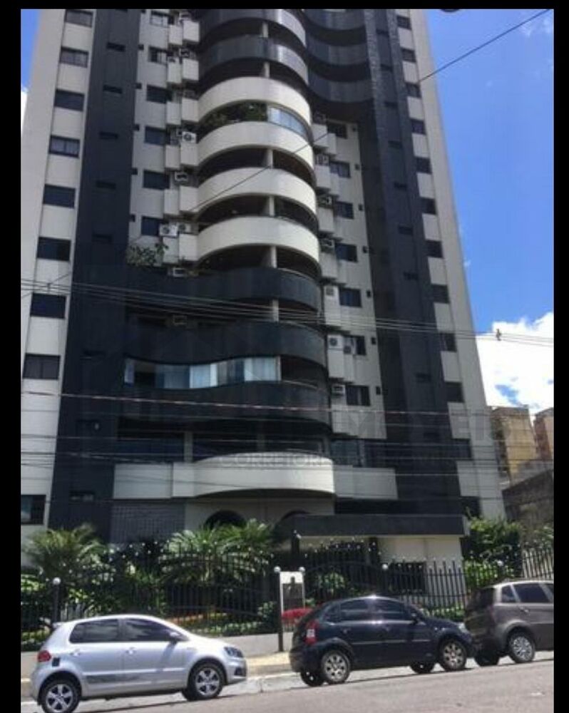 Apartamento à venda com 4 quartos, 200m² - Foto 1
