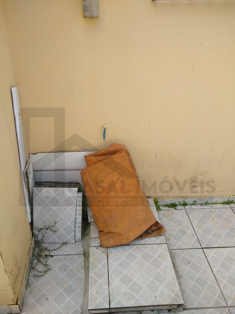 Casa à venda com 4 quartos, 200m² - Foto 1