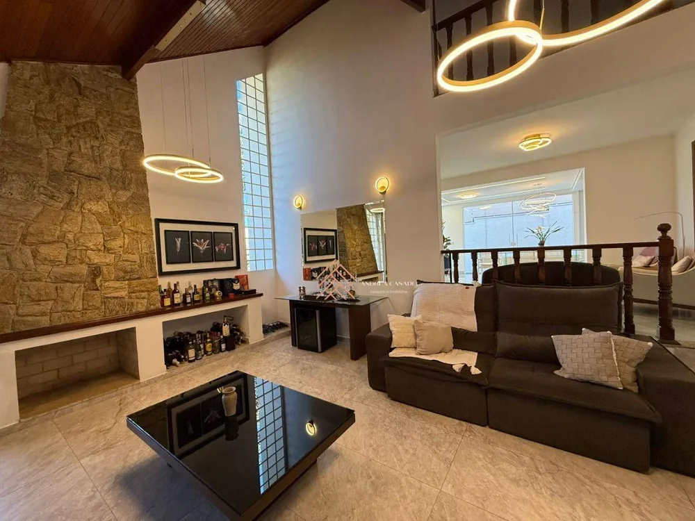 Casa, 3 quartos, 338 m² - Foto 1