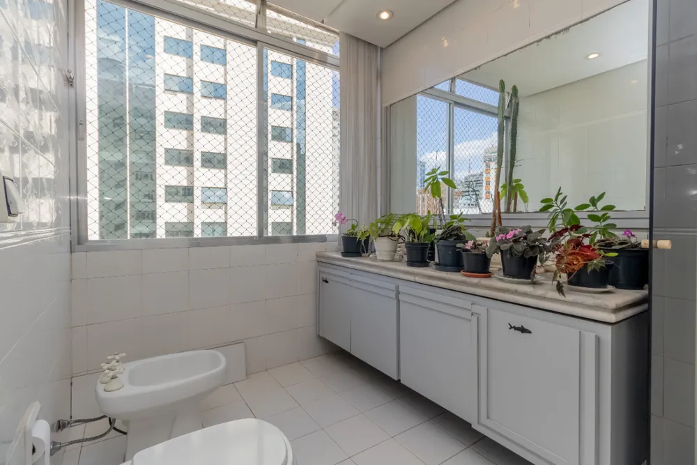 Apartamento, 4 quartos, 238 m² - Foto 1