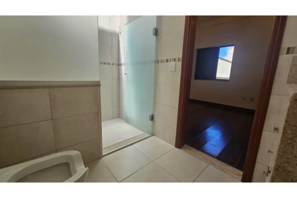 Casa, 4 quartos, 241 m² - Foto 1