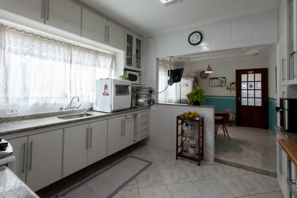 Casa, 4 quartos, 242 m² - Foto 1