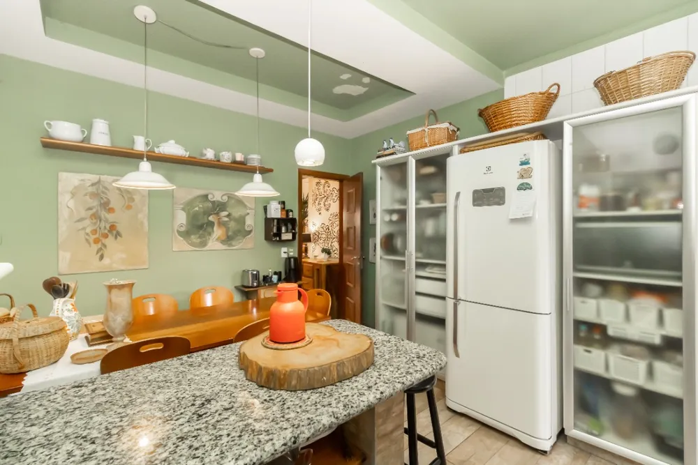 Casa, 4 quartos, 300 m² - Foto 1