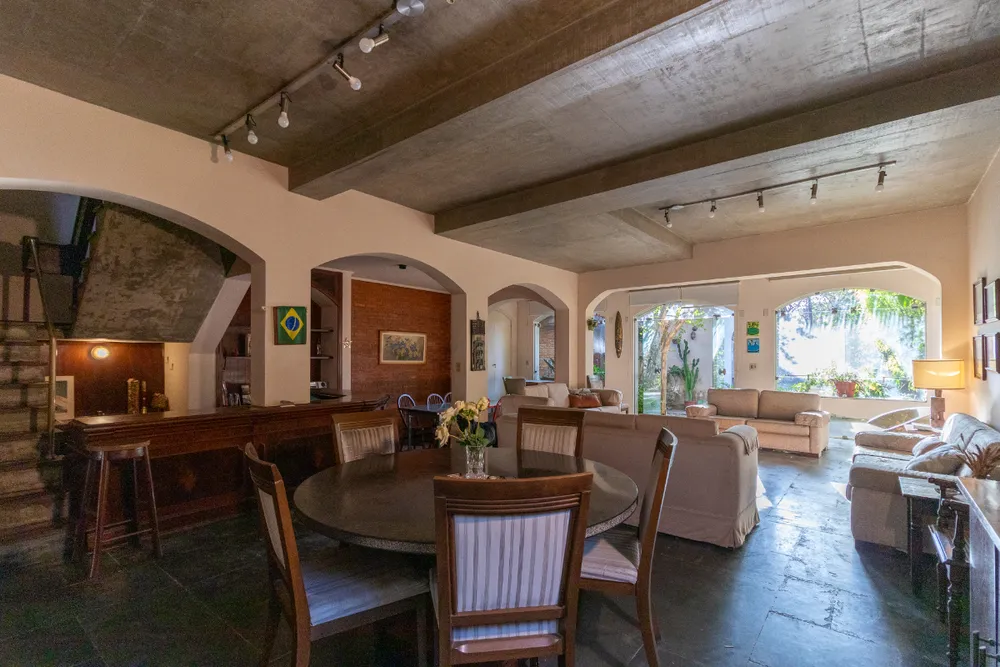 Casa, 4 quartos, 329 m² - Foto 1