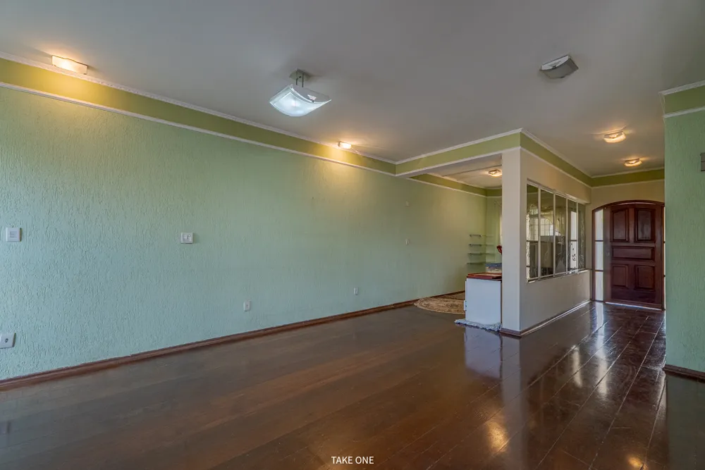 Casa, 4 quartos, 248 m² - Foto 1