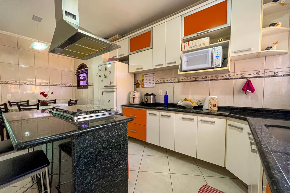 Casa, 3 quartos, 223 m² - Foto 3