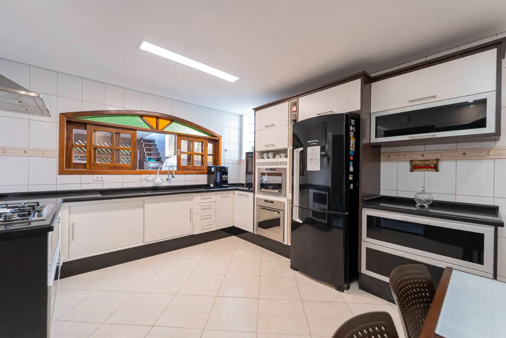 Casa, 3 quartos, 235 m² - Foto 2